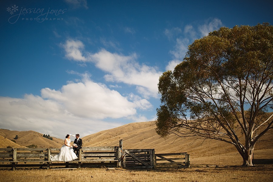 Sophie_Paul_Farm_Wedding_01